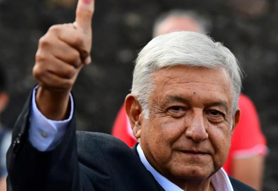 رئيس المكسيك ينشر صورة لجن الغابات متربعاً على غصن شجرة صورة رقم 3 رئيس المكسيك ينشر صورة لجن الغابات متربعاً على غصن شجرة صورة رقم 3