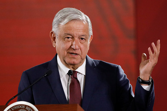 رئيس المكسيك ينشر صورة لجن الغابات متربعاً على غصن شجرة صورة رقم 4 رئيس المكسيك ينشر صورة لجن الغابات متربعاً على غصن شجرة صورة رقم 4