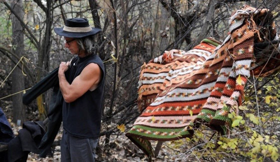 يعيشان في الكهوف لسنوات والسبب؟ صورة رقم 3