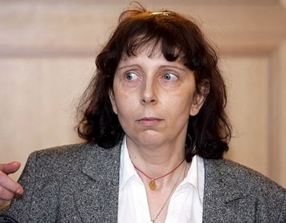 مذبحة مروعة.. أم بلجيكية نحرت أطفالها الـ5 وأغرقت أحدهم بمغطس! صورة رقم 5 مذبحة مروعة.. أم بلجيكية نحرت أطفالها الـ5 وأغرقت أحدهم بمغطس! صورة رقم 5