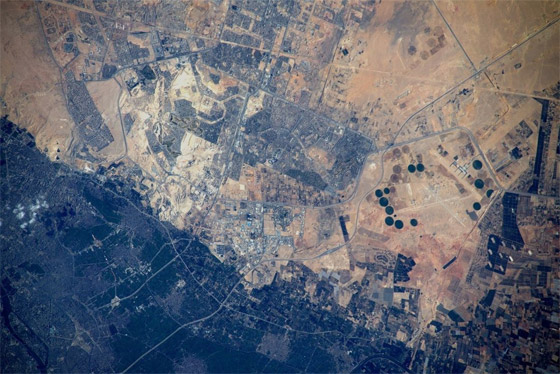 مصر من الفضاء.. لديك عيون النسر إذا حددت مكان الأهرامات بـ11 ثانية! صورة رقم 2 مصر من الفضاء.. لديك عيون النسر إذا حددت مكان الأهرامات بـ11 ثانية! صورة رقم 2
