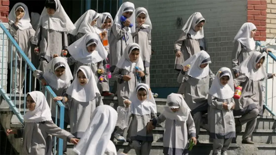 تسميم طالبات إيران.. يعيد شبح حرق نساء أصفهان بالأسيد صورة رقم 1 تسميم طالبات إيران.. يعيد شبح حرق نساء أصفهان بالأسيد صورة رقم 1