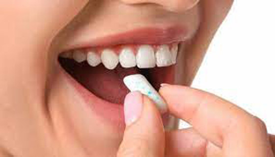 تبقى بالمعدة 7 سنوات.. هل التحذيرات حول ابتلاع العلكة صحيحة؟ صورة رقم 8