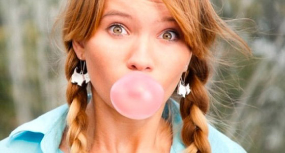 تبقى بالمعدة 7 سنوات.. هل التحذيرات حول ابتلاع العلكة صحيحة؟ صورة رقم 5