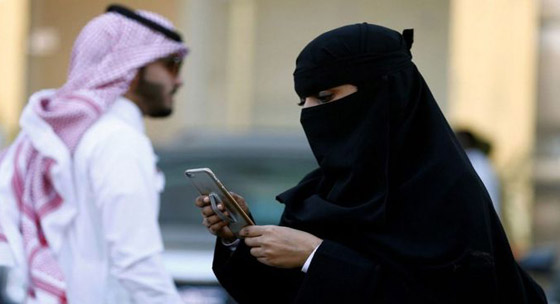 فيديو مضحك ام مبكي؟ زوجة سعودية تعاقب زوجها لزواجه من امرأة ثانية صورة رقم 2 فيديو مضحك ام مبكي؟ زوجة سعودية تعاقب زوجها لزواجه من امرأة ثانية صورة رقم 2