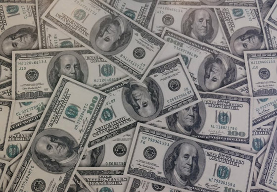 خطأ جعله الأغنى بالتاريخ.. أمريكي يجني 92 كوادريليون دولار في دقيقتين صورة رقم 4 خطأ جعله الأغنى بالتاريخ.. أمريكي يجني 92 كوادريليون دولار في دقيقتين صورة رقم 4