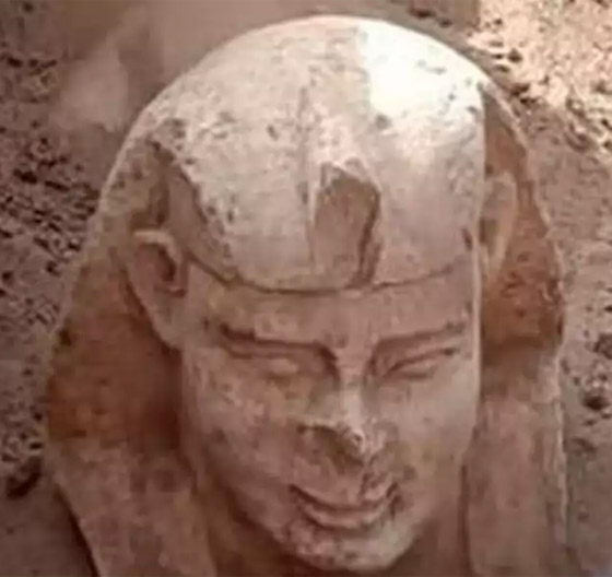 كتشاف تمثال لأبو الهول بـ كتشاف تمثال لأبو الهول بـ