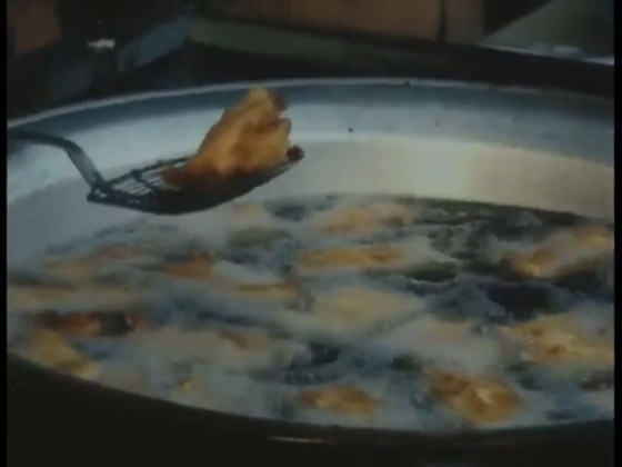 رمضان عام 1978.. لقطات نادرة من الشارع المصري تستعرض أجواء الشهر الفضيل (فيديو) صورة رقم 1