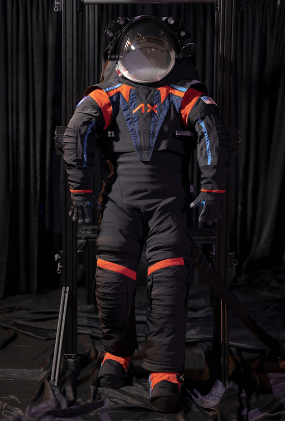 وداعا لبذلات رائد الفضاء آرمسترونغ.. ناسا تكشف النقاب عن تصميم جديد صورة رقم 1