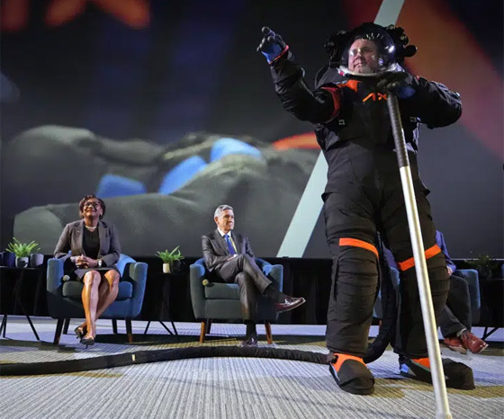 وداعا لبذلات رائد الفضاء آرمسترونغ.. ناسا تكشف النقاب عن تصميم جديد صورة رقم 11