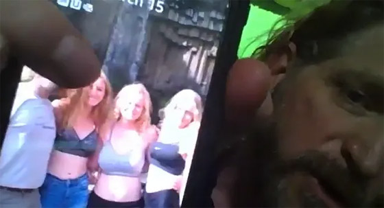 رجل يخوض تجربة الحياة تحت الماء.. يواصل التحدي حتى اليوم الـ100 صورة رقم 15 رجل يخوض تجربة الحياة تحت الماء.. يواصل التحدي حتى اليوم الـ100 صورة رقم 15