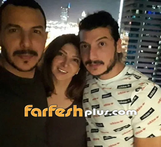 صورة نادرة لطفولة باسل خياط مع والدته.. والجمهور يشبهها بفنانة أمريكية صورة رقم 3 صورة نادرة لطفولة باسل خياط مع والدته.. والجمهور يشبهها بفنانة أمريكية صورة رقم 3