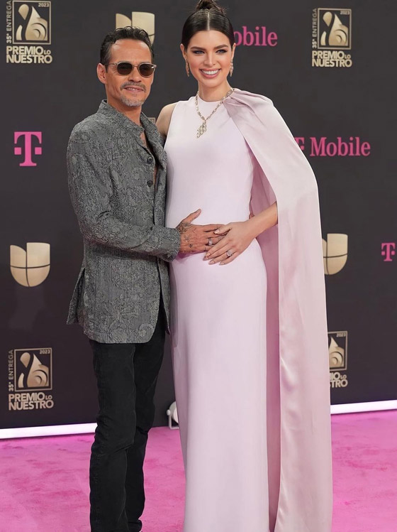 أجمل إطلالات النجمات خلال فترة الحمل بمناسبة يوم الأم صورة رقم 3
