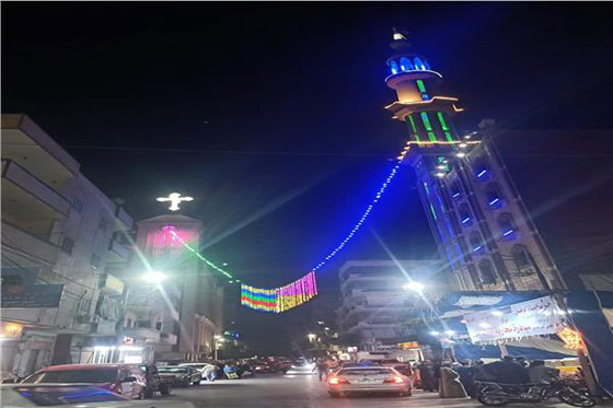 الجميع في استقبال رمضان في مصر.. كنيسة ومسجد يتشاركان بتعليق الزينة صورة رقم 1 الجميع في استقبال رمضان في مصر.. كنيسة ومسجد يتشاركان بتعليق الزينة صورة رقم 1