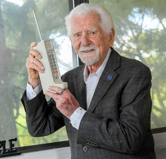 مخترع الهاتف المحمول مصدوم: الناس أصبحوا مدمنين ومهووسين بالموبايل! صورة رقم 3