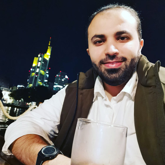 طبيب مصري بألمانيا يهاجم مديره العنصري ويجبره الاعتذار بعد وصفه شهر رمضان بـ اللعين! صورة رقم 5 طبيب مصري بألمانيا يهاجم مديره العنصري ويجبره الاعتذار بعد وصفه شهر رمضان بـ اللعين! صورة رقم 5