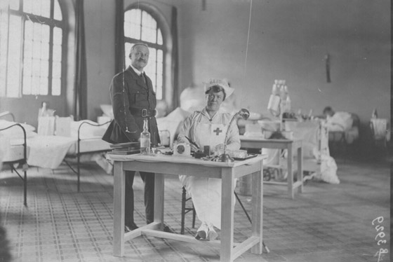 أشياء غريبة كانت محظورة على النساء في الماضي! صورة رقم 6