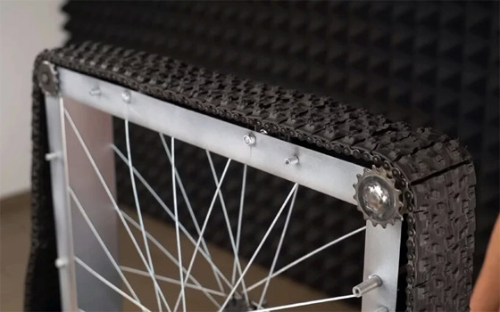 فيديو: ابتكار هو الأغرب في عالم الدراجات.. عجلات مربعة! صورة رقم 13