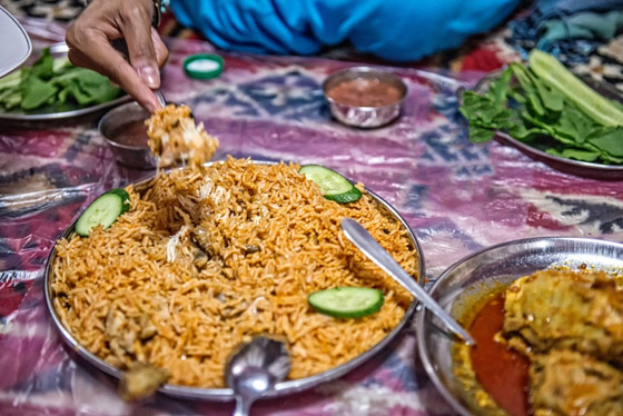 المنسف بالأردن والزربيان باليمن.. إليكم أطعمة عيد الفطر بالبلدان العربية صورة رقم 1