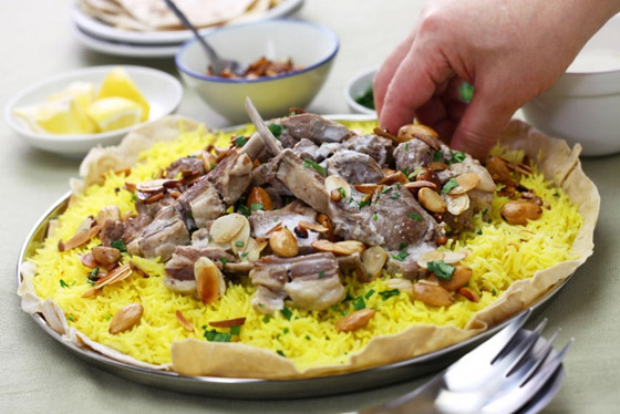 المنسف بالأردن والزربيان باليمن.. إليكم أطعمة عيد الفطر بالبلدان العربية صورة رقم 4