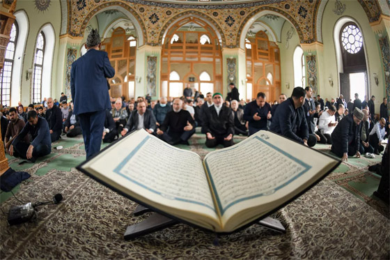 بالصور: الاحتفال بعيد الفطر حول العالم صورة رقم 3 بالصور: الاحتفال بعيد الفطر حول العالم صورة رقم 3