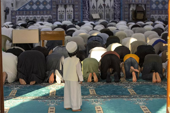 بالصور: الاحتفال بعيد الفطر حول العالم صورة رقم 10 بالصور: الاحتفال بعيد الفطر حول العالم صورة رقم 10