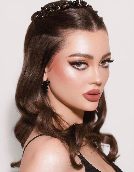 بالصور: إليكم تسريحات شعر مميزة وجميلة لصاحبات الشعر الطويل صورة رقم 2