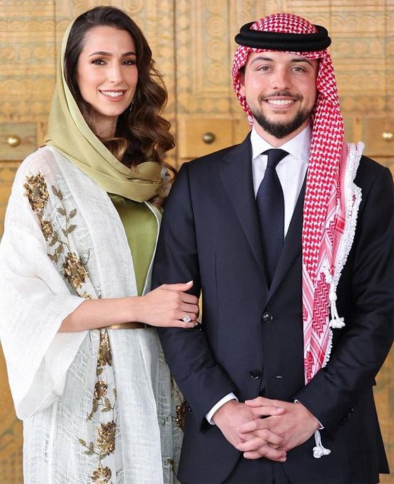 بمناسبة ميلادها.. أجمل إطلالات راقية محتشمة من وحي رجوة آل سيف صورة رقم 1