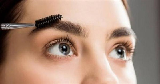 وسائل بسيطة وطبيعية.. لحواجب كثيفة وجذابة صورة رقم 3