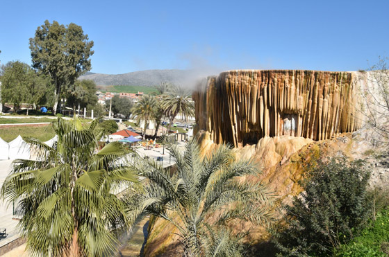 ثاني أسخن الينابيع الحارة في العالم.. 