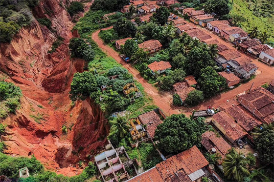 مدينة برازيلية قد تبتلعها الأرض! 73 ألف نسمة مهددون بانهيارات أرضية ضخمة صورة رقم 3