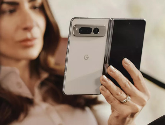 أول هاتف قابل للطي من أول هاتف قابل للطي من