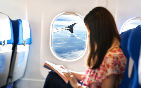 مضيفة طيران تكشف: 6 أسباب لاختيار هذا المقعد مضيفة طيران تكشف: 6 أسباب لاختيار هذا المقعد