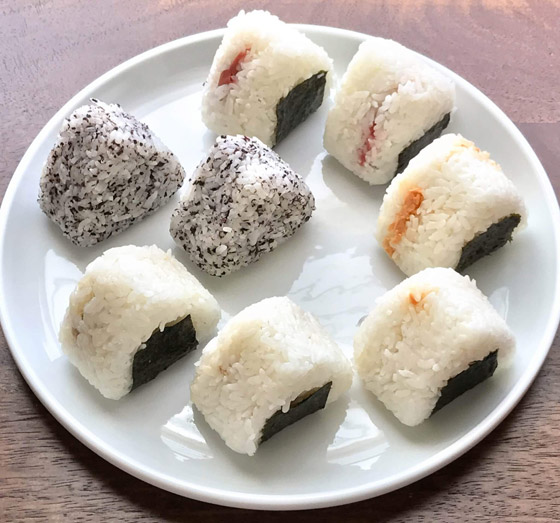 إليكم طريقة تحضير كرات الأرز اليابانية الشهية والمميزة صورة رقم 3 إليكم طريقة تحضير كرات الأرز اليابانية الشهية والمميزة صورة رقم 3