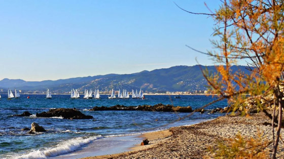 جولة على أشهر وأجمل الشواطئ عند السياحة في مدينة كان الفرنسية صورة رقم 2 جولة على أشهر وأجمل الشواطئ عند السياحة في مدينة كان الفرنسية صورة رقم 2