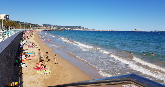 جولة على أشهر وأجمل الشواطئ عند السياحة في مدينة كان الفرنسية صورة رقم 4 جولة على أشهر وأجمل الشواطئ عند السياحة في مدينة كان الفرنسية صورة رقم 4