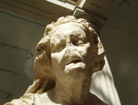 تماثيل بلا أنوف أو ذراعين! لماذا كانت التماثيل القديمة بلا أطراف؟ صورة رقم 6