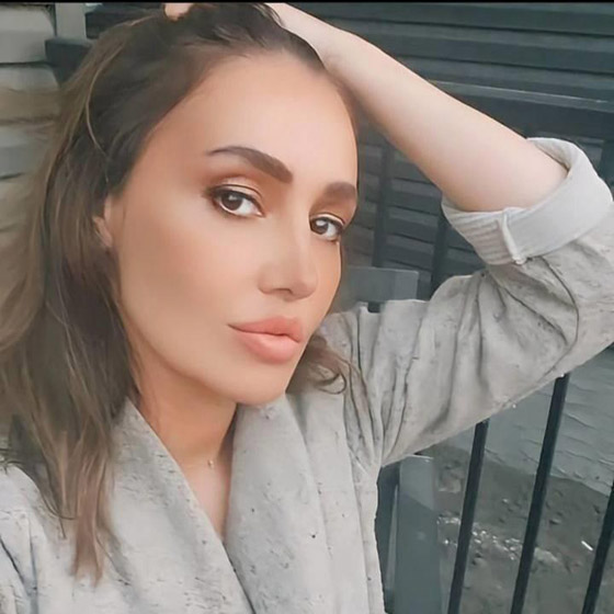 ‏أحدث صور النجمات: هيفاء أنيقة ومي نجمة جعفر العمدة مع زوجها.. مسلسلات رمضان في فرفش بلس صورة رقم 6