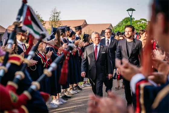 أفراح العائلة الملكية الأردنية تتوالى مع تخرج الأمير الصغير هاشم.. صور صورة رقم 15