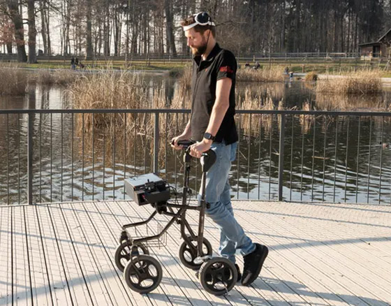 فيديو لمعجزة تكنولوجية.. رجل مصاب بالشلل يتمكن من المشي مجددا صورة رقم 3 فيديو لمعجزة تكنولوجية.. رجل مصاب بالشلل يتمكن من المشي مجددا صورة رقم 3