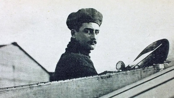 قصة أول طيار عبر أجواء البحر المتوسط للمنطقة العربية صورة رقم 1 قصة أول طيار عبر أجواء البحر المتوسط للمنطقة العربية صورة رقم 1