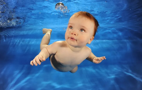 هل يمتلك الأطفال حديثي الولادة قدرة فطرية على السباحة؟ صورة رقم 5