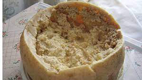 أغرب أنواع الجبن: بعضها يأتي من حليب الحمير والآخر يقدم مع الدود صورة رقم 5