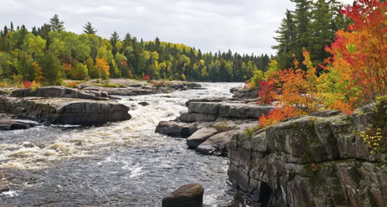 بهذا العام.. احمرت سماء كندا وآمن السكان بحلول يوم البعث صورة رقم 5