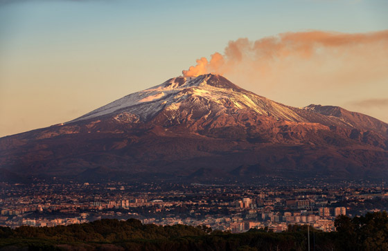 بركان يهدد إيطاليا! التحذير من ثوران خطير لم تشهده البلاد منذ 1583 صورة رقم 1