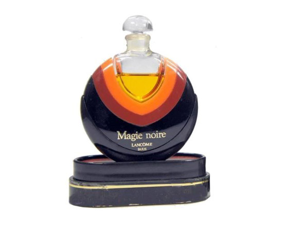 عطور نسائية قديمة شكلت نقلة نوعية في عالم العطور صورة رقم 3 عطور نسائية قديمة شكلت نقلة نوعية في عالم العطور صورة رقم 3