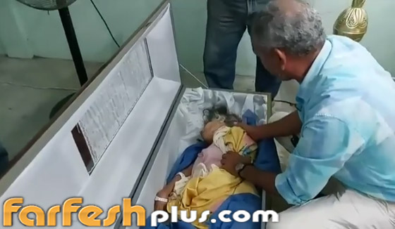 خلال جنازتها.. طرقت على النعش قبل دفنها وهي على قيد الحياة! صورة رقم 4 خلال جنازتها.. طرقت على النعش قبل دفنها وهي على قيد الحياة! صورة رقم 4