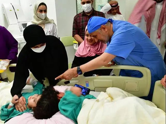 نجاح فصل السيامي المصري سلمى وسارة بالسعودية بعد 17 ساعة.. صورة رقم 1 نجاح فصل السيامي المصري سلمى وسارة بالسعودية بعد 17 ساعة.. صورة رقم 1