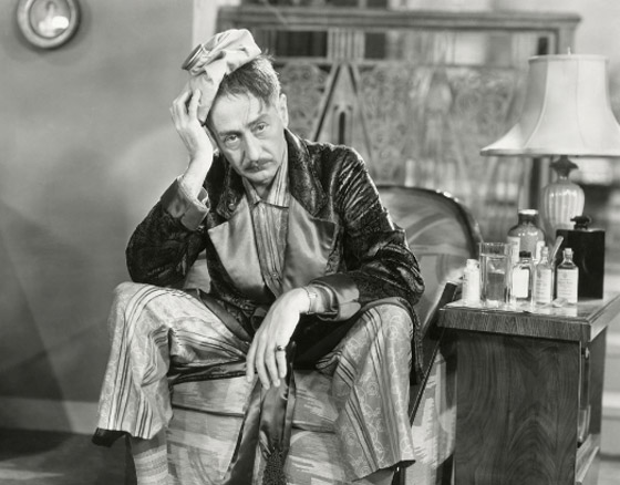 5 طرق غريبة ومفزعة في علاج الصداع قديمًا صورة رقم 2