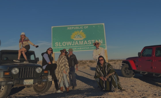 نصّب نفسه سلطاناً عليها ومنع ارتداء “الكروكس”.. أمريكي يؤسس دولته الخاصة في قلب صحراء كاليفورنيا صورة رقم 4